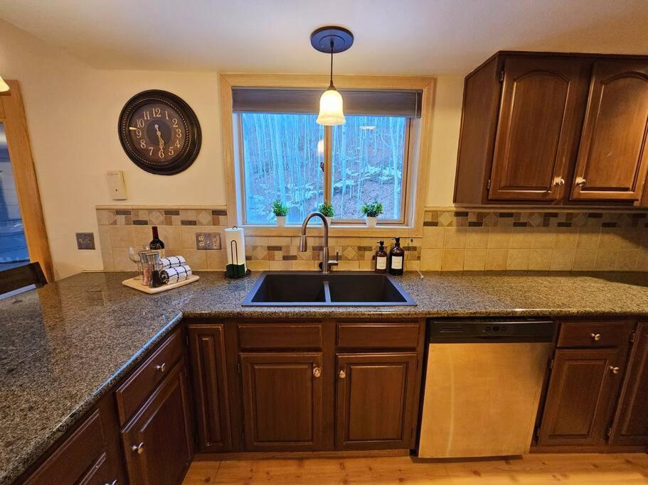 Private And Updated Breck Home With Hot Tub Breckenridge Exterior photo